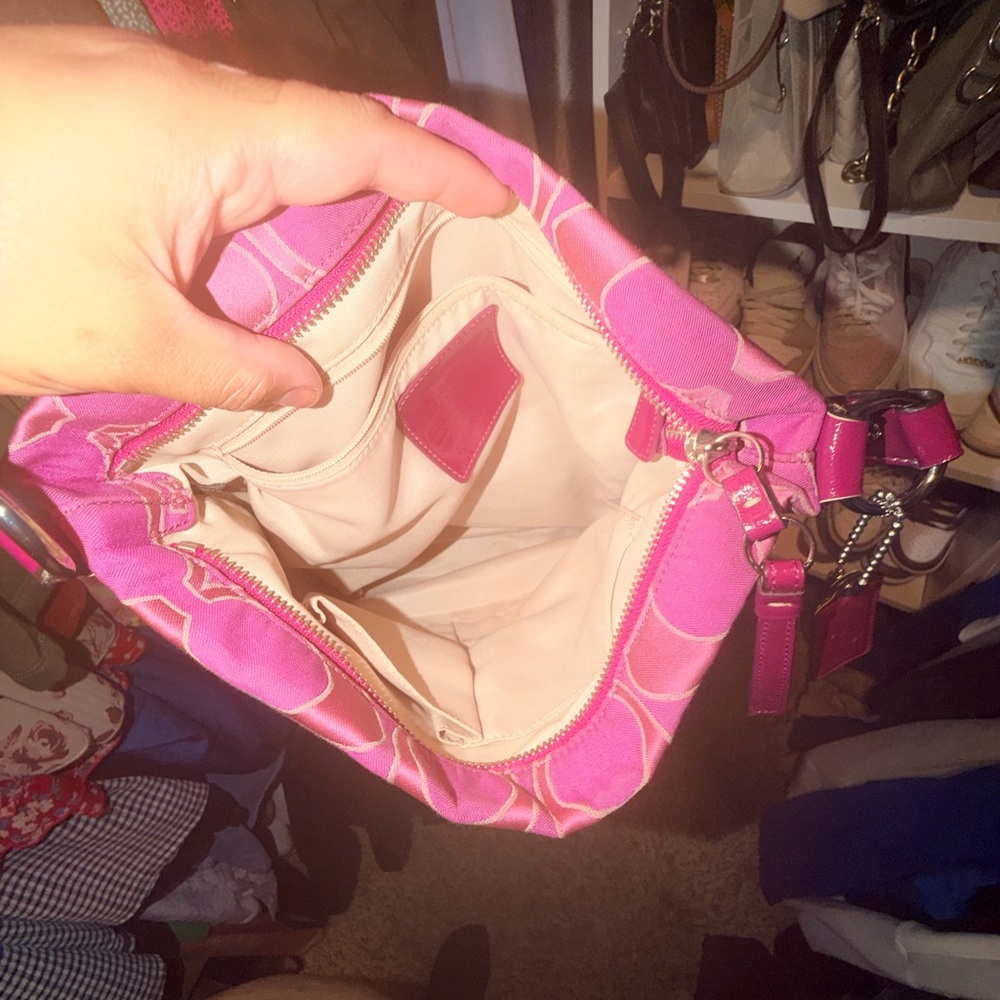 Pink Signature-Pattern Hobo/File Bag - Picture 3 of 9